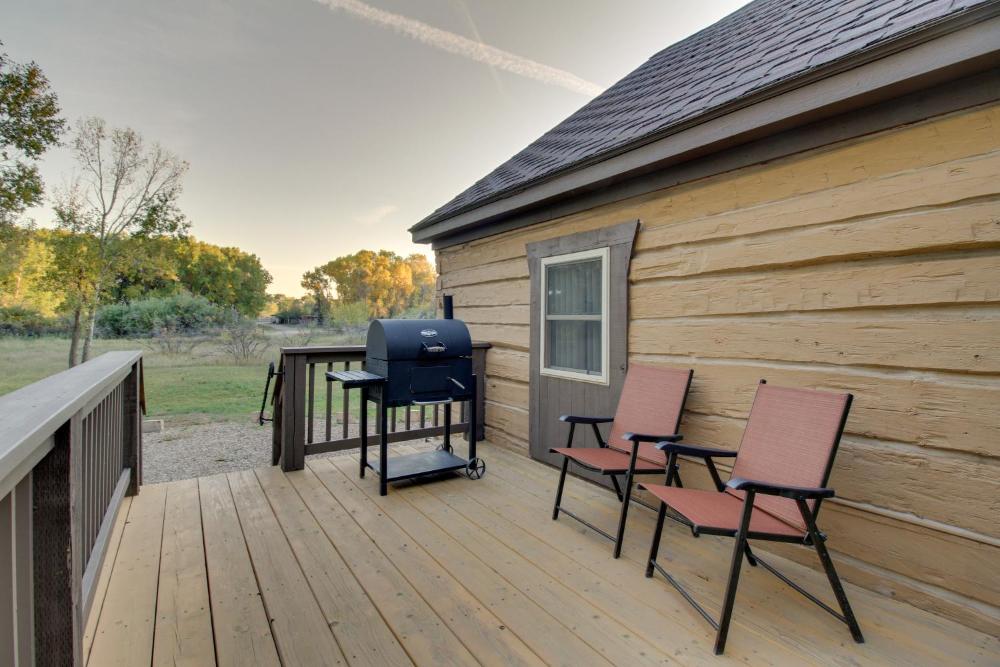 Cozy Augusta Cabin with Furnished Deck and Grill!